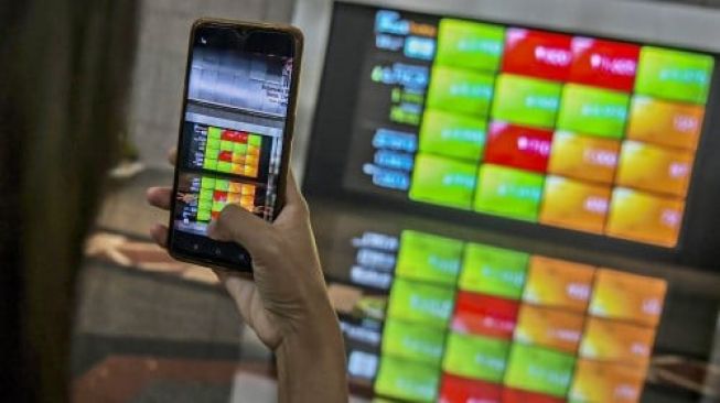 Net Buy Asing Nyaris Rp500 Miliar, IHSG Ditutup Menguat pada Sesi Pertama