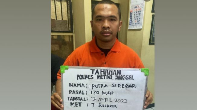 Terlibat Kasus Pengeroyokan,Putra Siregar Bos PS Store Ditetapkan Tersangka