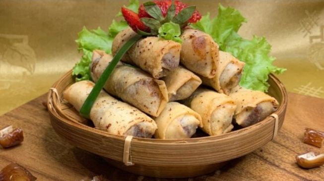 Bingung Cari Ide Menu Buka Puasa, Ini Resep Lumpia Kurma Keju untuk Takjil Ramadhan