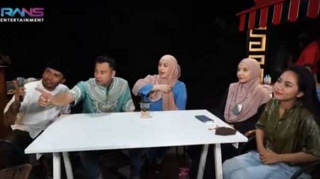 Potret Akrab Nagita Slavina dan Rachel Vennya. (YouTube/RANS Entertainment)