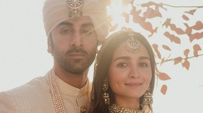 Tak Ada Bulan Madu, Ranbir Kapoor dan Alia Bhatt Langsung Kerja