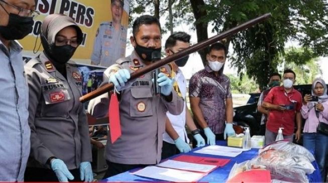 Polres Lombok Tengah saat melakukan jumpa pers terkait kasus pembunuhan pelaku begal [GerbangIndonesia.co.id]