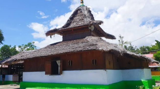 Jejak Islam di Maluku dan Legenda Masjid Wapauwe, Dipercaya Bisa Berpindah Tempat Tanpa Disentuh Manusia