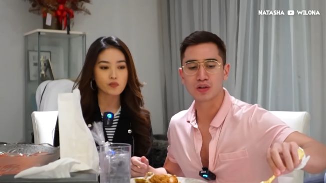 Momen Natasha Wilona Temani Verrell Bramasta Buka Puasa (YouTube Natasha Wilona)