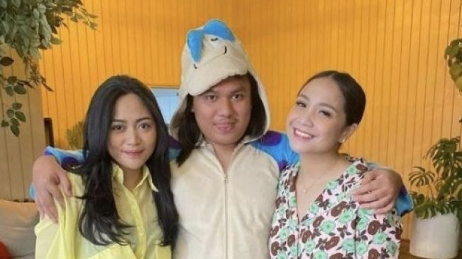 Potret Akrab Nagita Slavina dan Rachel Vennya. (Instagram/raffinagita1717)