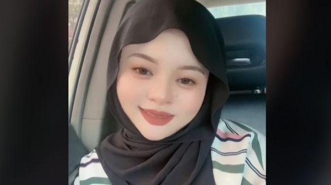 Sudah Punya 7 Anak, Penampilan Awet Muda Ibu Ini Jadi Sorotan (tiktok.com/akmaabdullah90)