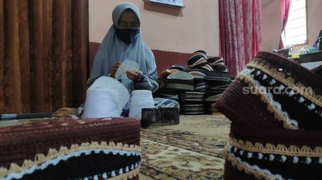 Kebanjiran Pesanan, Pengrajin Peci Rajut Asal Bantul Dapat Peningkatan Omzet Saat Ramadhan