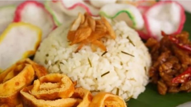 Cari Ide Menu Buka Puasa, Ini Resep Nasi Gurih Daun Jeruk