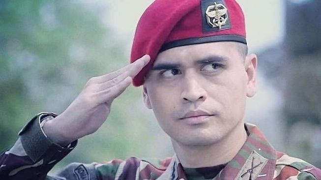 Gaya Artis Indonesia Pakai Seragam Tentara(Instagram/@patriotnet_)