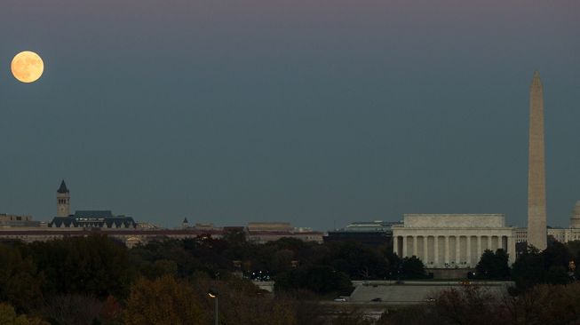 Pink Moon. [NASA]