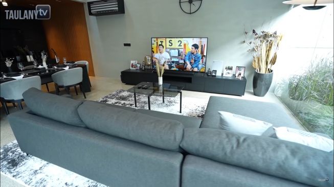 Rumah baru Desta (YouTube/Taulany TV)