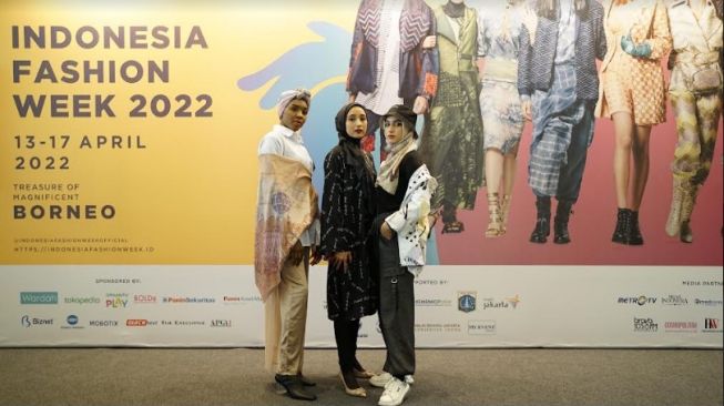 Keren, Koleksi Scraft Terinspirasi dari Perempuan Pengungsi Tampil di IFW 2022