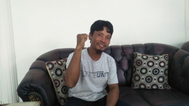 Amaq Sinta (34) warga Desa Ganti, Kecamatan Praya Timur, Kabupaten Lombok Tengah, NTB yang merupakan korban begal dan ditetapkan menjadi tersangka, karena membunuh kawanan begal. [Foto : ANTARA/Akhyar]