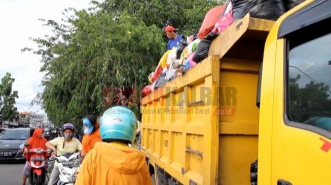 Waduh, Produksi Sampah di Pontianak Meningkat Selama Ramadhan, Petugas Terpaksa Lembur