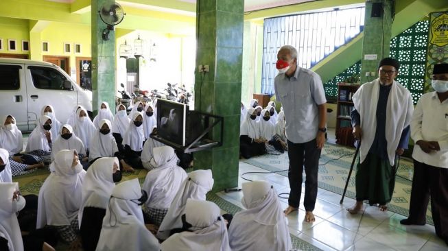 Dibangun Sejak 1997, Masjid Ibadurrahman yang Selalu Bocor saat Hujan Akhirnya Direnovasi Ganjar