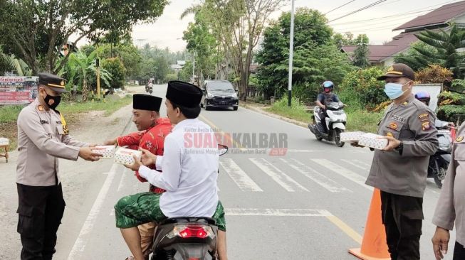 Kapolsek Sungai Pinyuh Gelar 'Razia', Banyak Warga Panik Putar Balik, Rupanya...