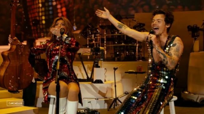 Harry Style Duet Bareng Shania Twain dan Debutkan Lagu Baru di Coachella