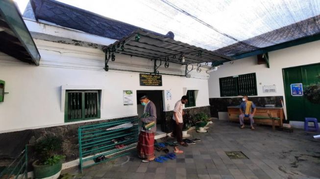 Riwayat Masjid Batu, Berdiri Sejak Era Sri Sultan Hamengku Buwono I yang Sempat Dicap Angker