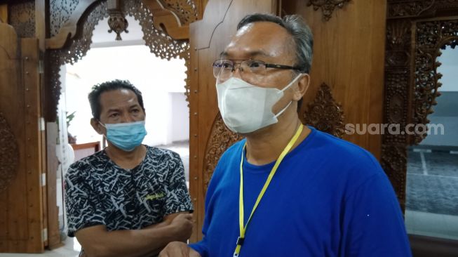 Kuat Suparjono memberikan keterangan pada wartawan usai audiensi dengan DPRD Kota Yogyakarta. - (SuaraJogja.id/Muhammad Ilham Baktora)