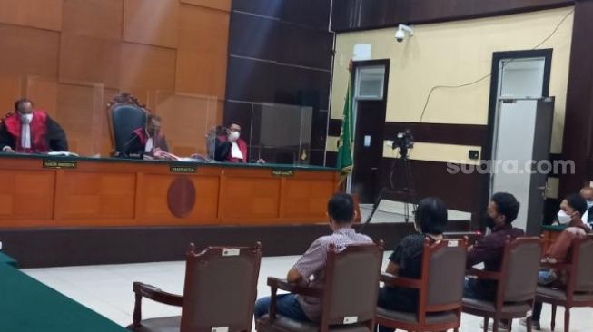 6 Terdakwa Pengeroyok Kakek Wiyanto Halim Didakwa Lakukan Kekerasan dan Perusakan Barang