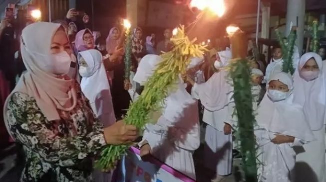 Pawai Obor Warga Kota Gorontalo Sambut Malam Nuzulul Quran