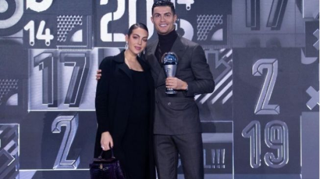 Cristiano Ronaldo dan Georgina Rodriguez Bukan Suami Istri, Emangnya Boleh Tinggal Serumah di Arab Saudi?