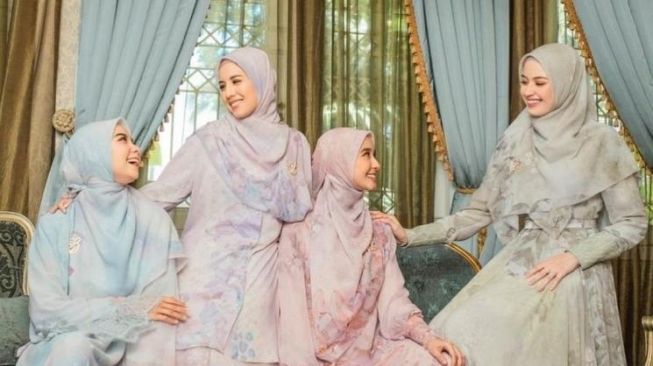Potret Kimberly Ryder Berhijab (Instagram/@lbylcb)