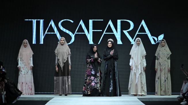 Tiasafara Tampilkan Tema Le Fleur di IFW 2022