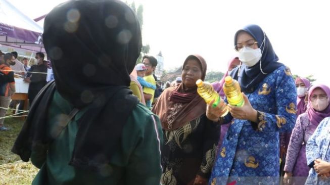 Isinya Ada Minyak Goreng, Pemkab Purwakarta Siapkan Ribuan Paket Sembako untuk Operasi Pasar Murah