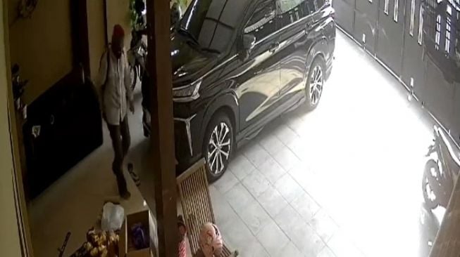 Gadai HP Curian di Kedai Bakso, Maling di Padang Dibekuk Polisi