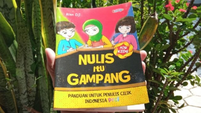 Ulasan Buku Nulis Itu Gampang, Panduan Menulis untuk Anak