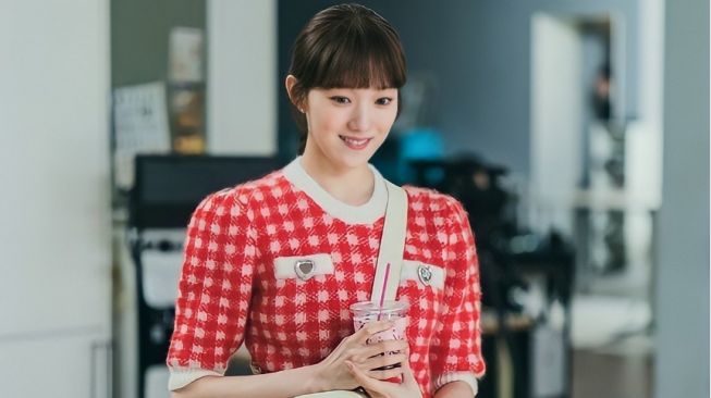 Lee Sung Kyung Bakal Jadi Kepala Tim Humas di Drama Baru 'Shooting Stars'