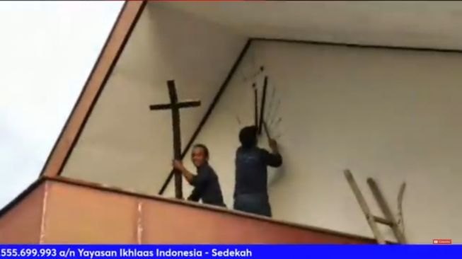 Patung Salib Gereja Dilepas Dijadikan Masjid Isa Almasih, Terungkap Peran UAS