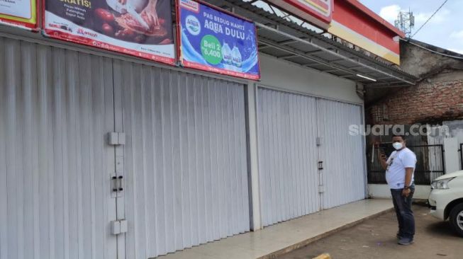 Lokasi perampokan minimarket waralaba yang berada di Kawasan Jatake Pagedangan Kabupaten Tangerang. [Suarajakarta.id/Wivy Hikmatullah]