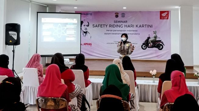 Astra Motor Yogyakarta menggelar kampanye Cari Aman jelang Hari Kartini (Dok. Astra Motor Yogyakarta)