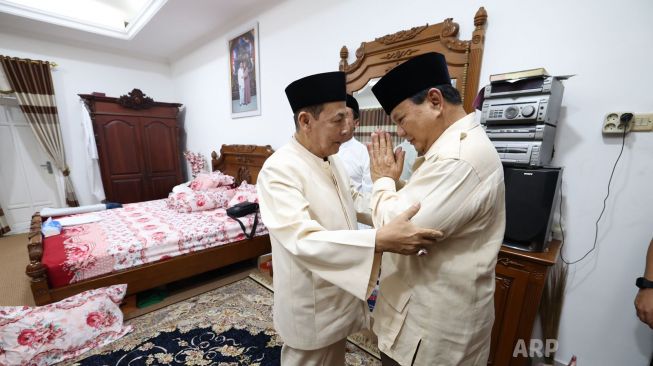 Bertemu Kawan Lama, Begini Pesan Habib Lutfhi saat Didatangi Prabowo Subianto