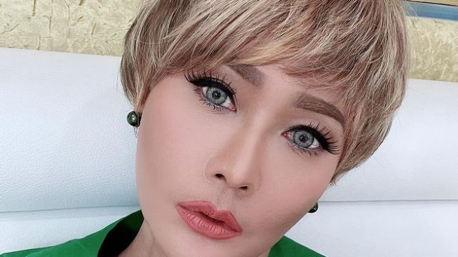 Potret Inul Daratista Berambut Pendek dan Blonde (Instagram/inul.d)