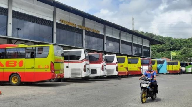 Jelang Mudik Lebaran 2022, Ratusan Armada Bus di Terminal Terpadu Merak Tak Laik Operasi