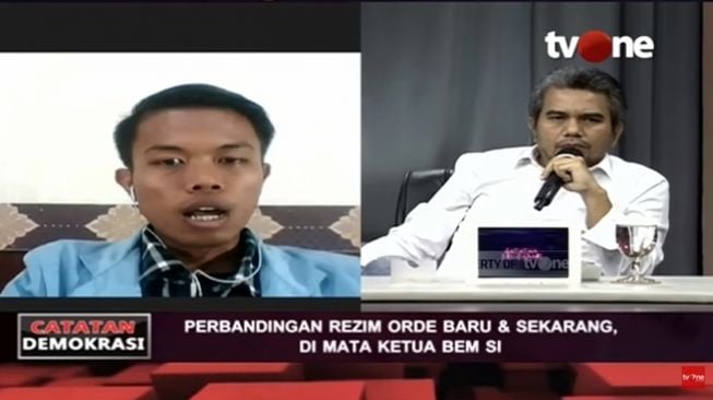 Teddy Gusnaidi berdebat panas dengan Kaharuddin BEM SI soal kebebasan berpendapat di era Orde Baru dan masa pemerintahan Jokowi. (YouTube/tvOneNews)