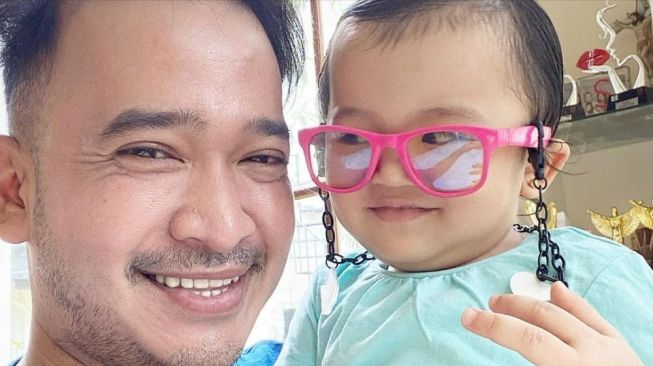 Artis Pria Mirip Sama Anak Perempuan (instagram/@ruben_onsu)