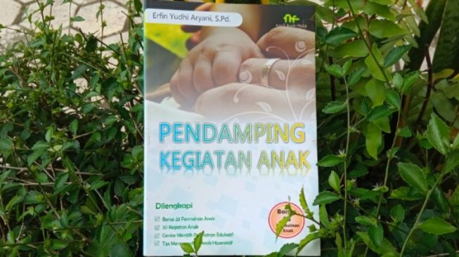 Ulasan Buku Pendamping Kegiatan Anak, Mendidik dengan Beragam Kegiatan yang Menyenangkan