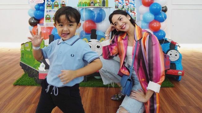 Momen Ririn Dwi Ariyanti Rayakan Ultah Anak (instagram/@ririndwiariyanti)