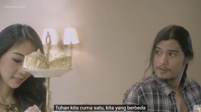 Lagu Indonesia tentang cinta beda agama (YouTube/alfarecords)