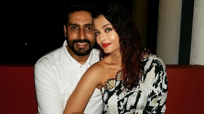 Potret Aishwarya Rai dan Abhishek Bachchan (Instagram/@aishwaryaraibachchan_arb)