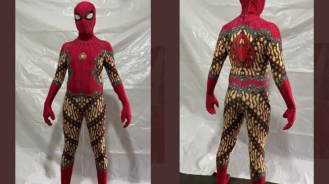 Kostum Spiderman Versi Kearifan Lokal (twitter.com/gothed)