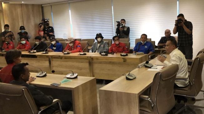 Buruh dan Mahasiswa Keluhkan Langsung Tolak Omnibus Law dan Revisi UU PPP, Pimpinan DPR: Terlambat