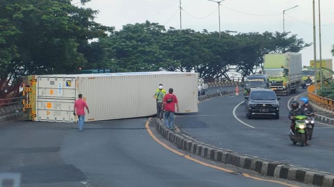 Terkuak! Inilah Penyebab Kemacetan Parah Jalur Sidoarjo-Mojokerto Pagi Hingga Siang Tadi