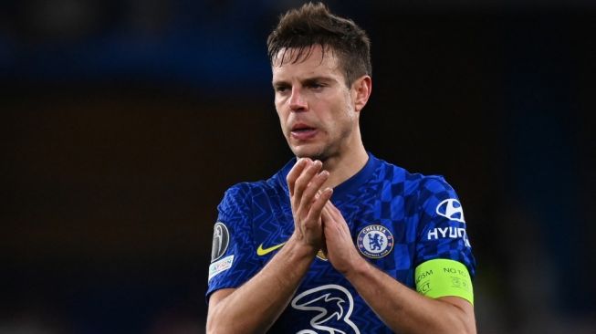 Diincar Barcelona,  Cesar Azpilicueta Perpanjang Kontrak di Chelsea