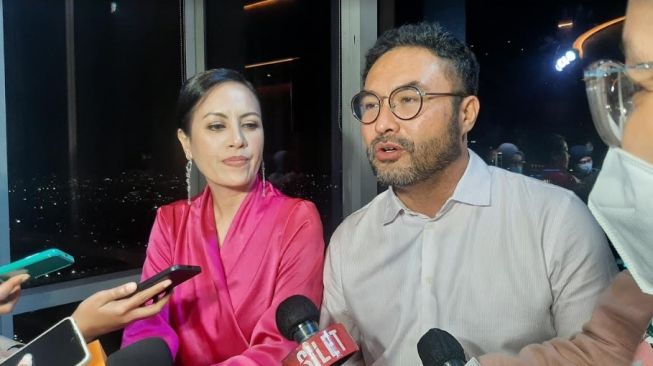 Surya Saputra dan Cynthia Lamusu. (Suara.com/Dini Afrianti)