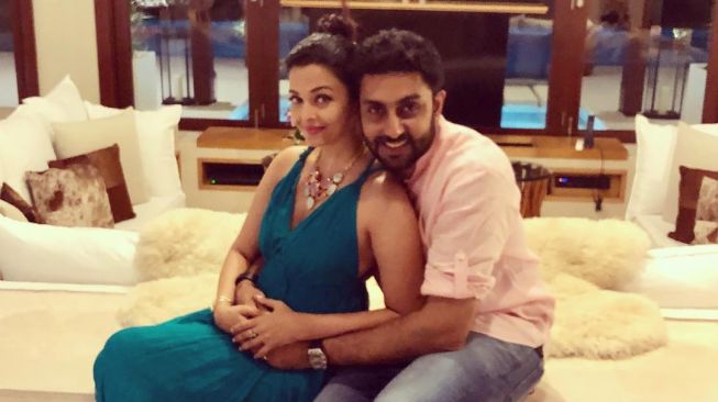 Potret Aishwarya Rai dan Abhishek Bachchan (Instagram/@aishwaryaraibachchan_arb)